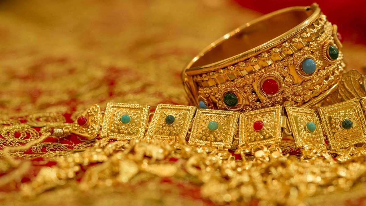 Gold Rate Today: 110000 के पार पहुंचा सोने का भाव! फिर भी कम बजट में कैसे खरीद सकते हैं गहने, जानिए यहां…