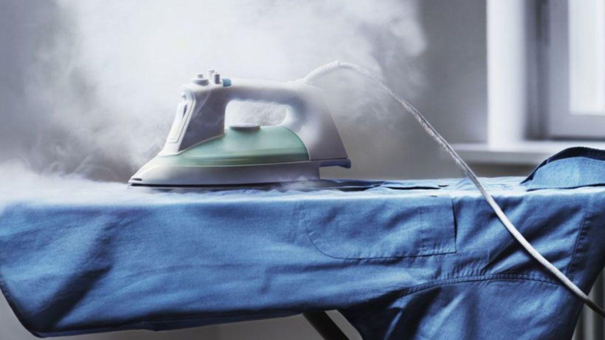 Ironing Safety Tips: इस्त्री करते समय इन आम गलतियों से बचें, नहीं लगेगा करंट का खतरा