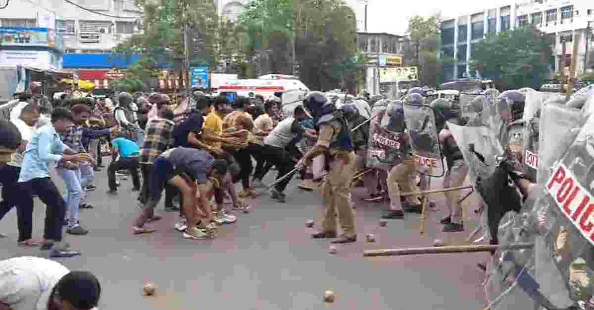 उज्जैन में टावर चौक पर प्रदर्शनकारियों व पुलिस में झड़पः लाठी चार्ज में एक मौत, एक घायल