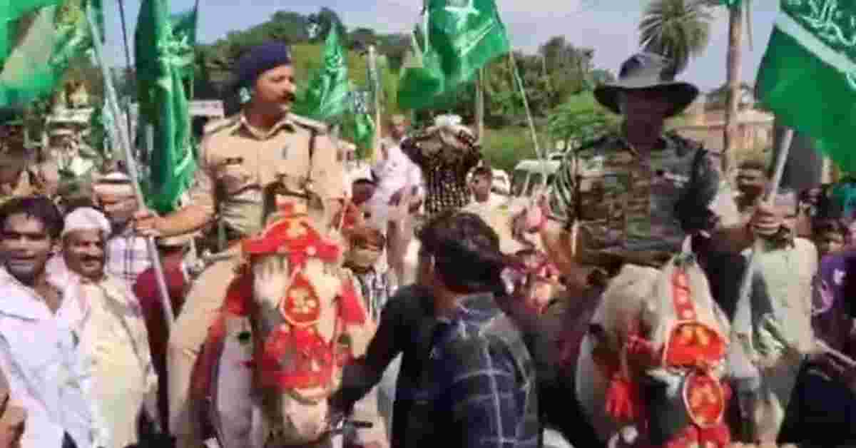 पुलिस की वर्दी में लहराया धर्म विशेष का झंडाः वीडियो सोशल मीडिया पर वायरल