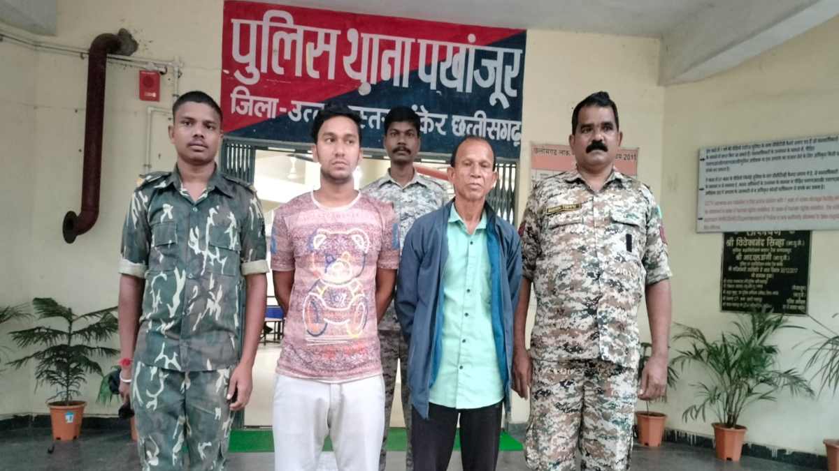 कांकेर में दो बांग्लादेशी गिरफ्तार, आदिवासी समाज ने कहा – फर्जी जन्म प्रमाणपत्र बनाने वालों पर हो कार्रवाई