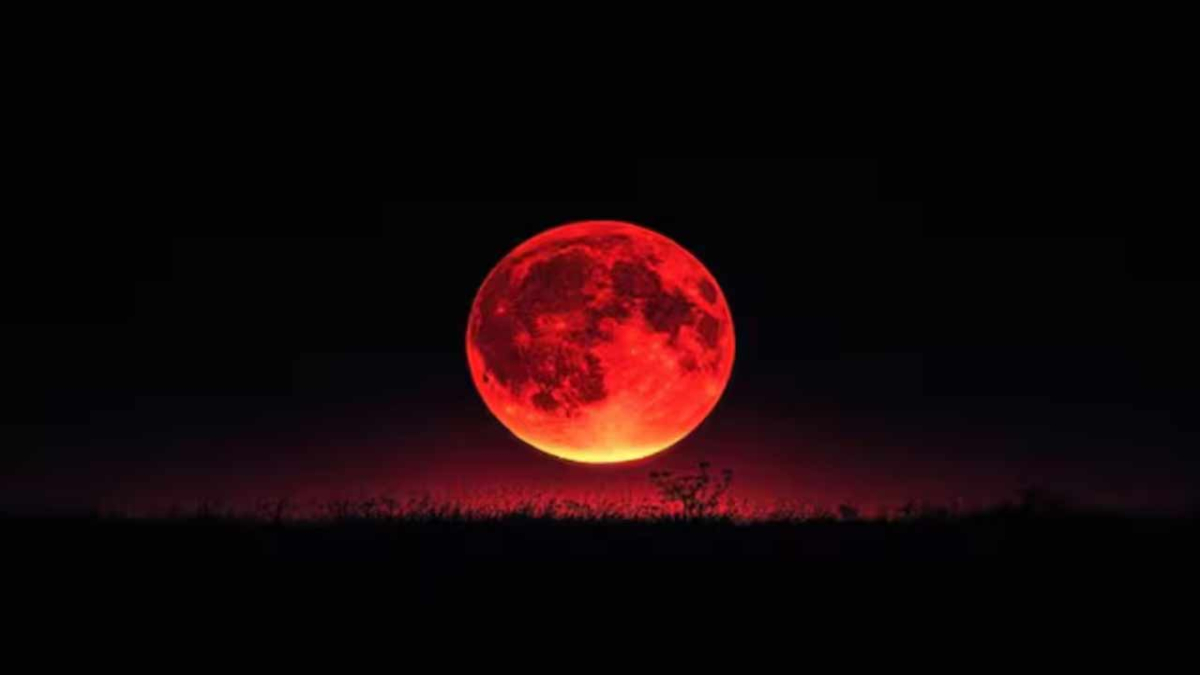 Chandra Grahan 2025: साल का अंतिम चंद्र ग्रहण आज, जानिए कब लगेगा सूतक काल…
