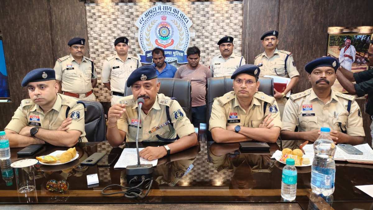 सुहागा मिली शराब पीने से हुई दो युवकों की मौत, रोज विवाद करने से परेशान होकर शराब कोचिया ने रची थी साजिश, दो आरोपी गिरफ्तार