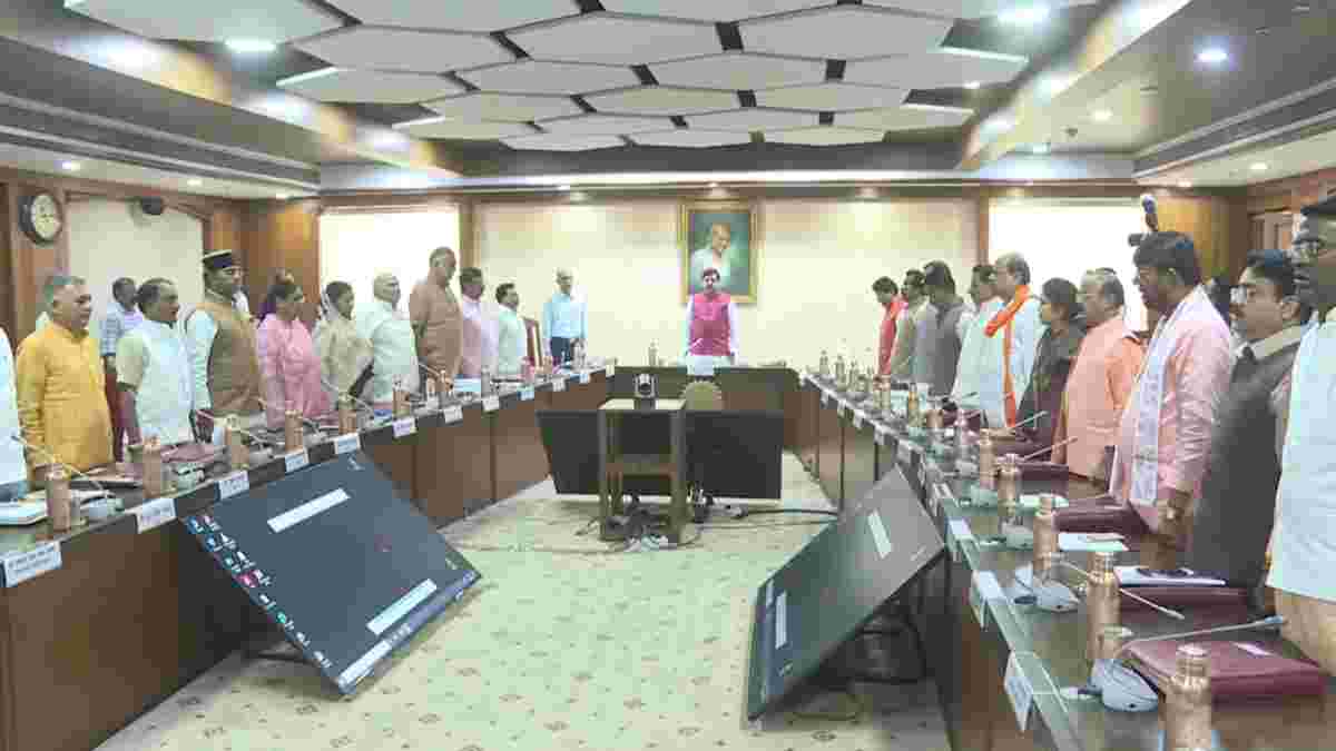 मोहन कैबिनेट के फैसलेः 23 हजार करोड़ के दो थर्मल पॉवर प्लांट प्रस्ताव पर मुहर, सीनियर रेसिडेंट डॉक्टर के 354 नए पद स्वीकृत, पर्यटन क्षेत्रों में हवाई सेवा को मंजूरी