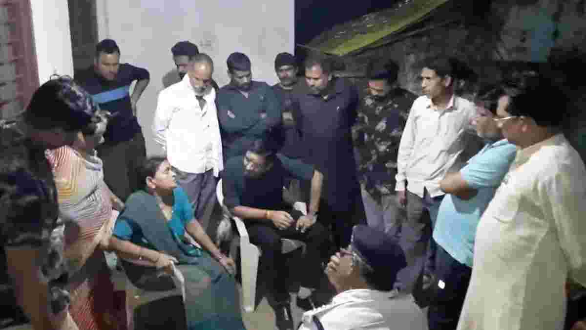 बंदूक की नोक पर महिला से लूटः देर रात सोने-चांदी के गहने ले भागे दो नकाबपोश बदमाश, पुलिस जांच में जुटी