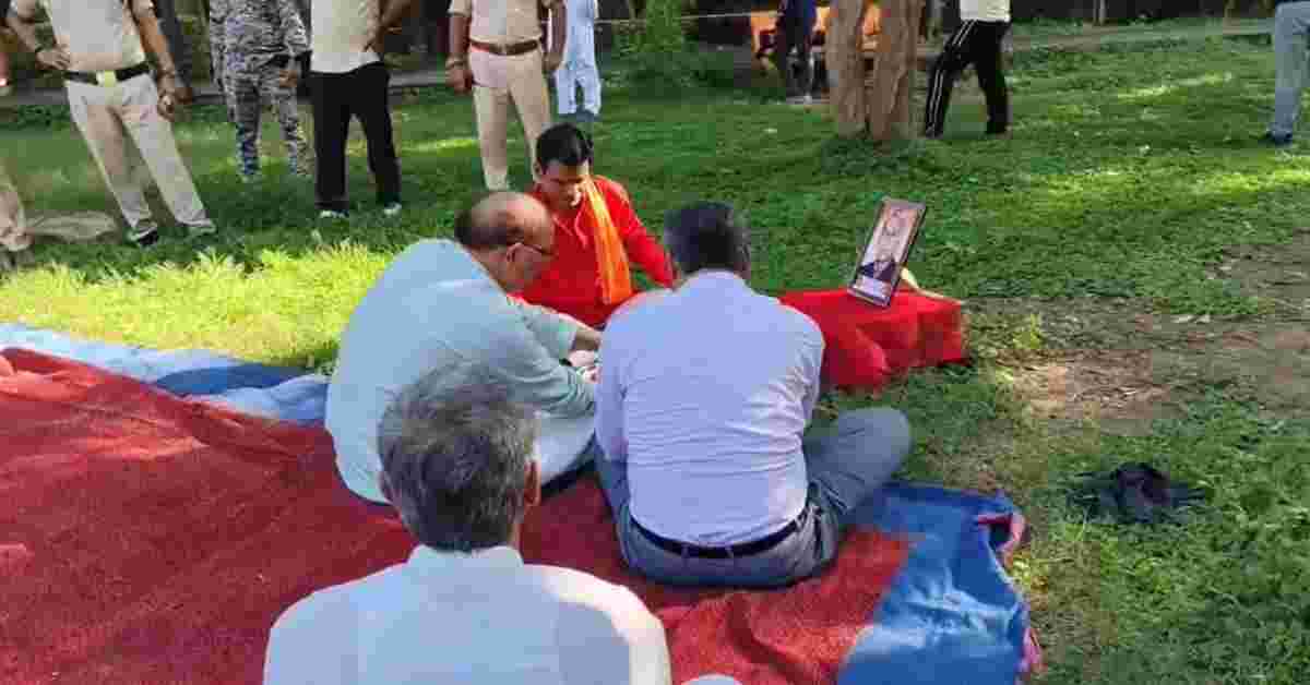 बीएन राव की प्रतिमा लगाने भूमि पूजन: रक्षक मोर्चा ने नेहरू पार्क में की पूजा, अनुमति के बाद होगी मूर्ति का स्थापना
