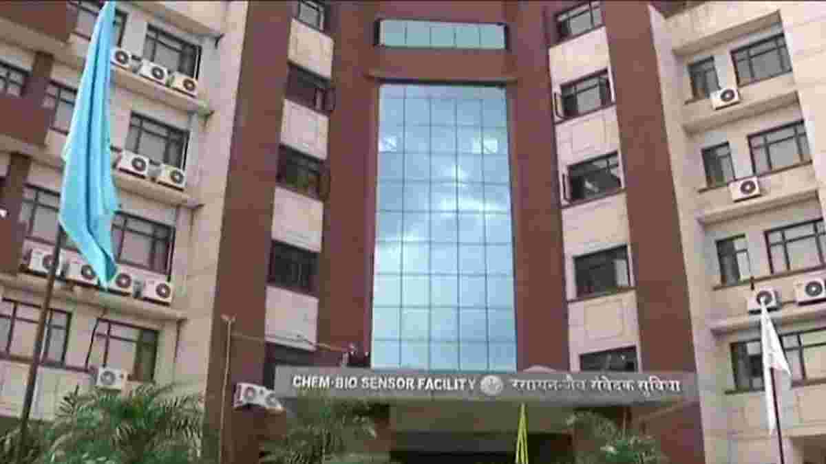 DRDE का रक्षा अनुसंधान क्षेत्र में बढ़ा कदम: मिसाइल और लांचर के कंट्रोल कमांड सेंटर को रासायनिक युद्ध के दौरान रखेगा सुरक्षित ये खास सेंसर, की सफल टैस्टिंग