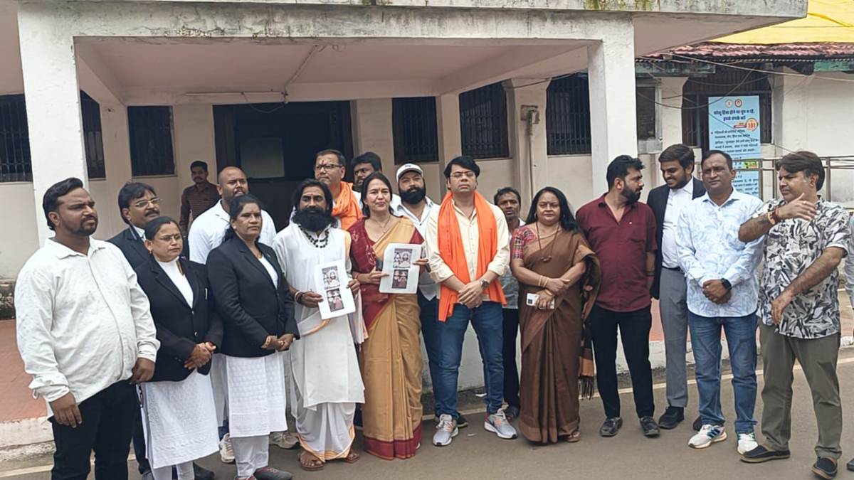 राजधानी में गणपति प्रतिमाओं के स्वरूप पर विवाद: सर्व हिंदू समाज ने SSP को सौंपा ज्ञापन, कहा- धार्मिक भावनाएं हो रही आहत, तत्काल कराया जाए विसर्जन