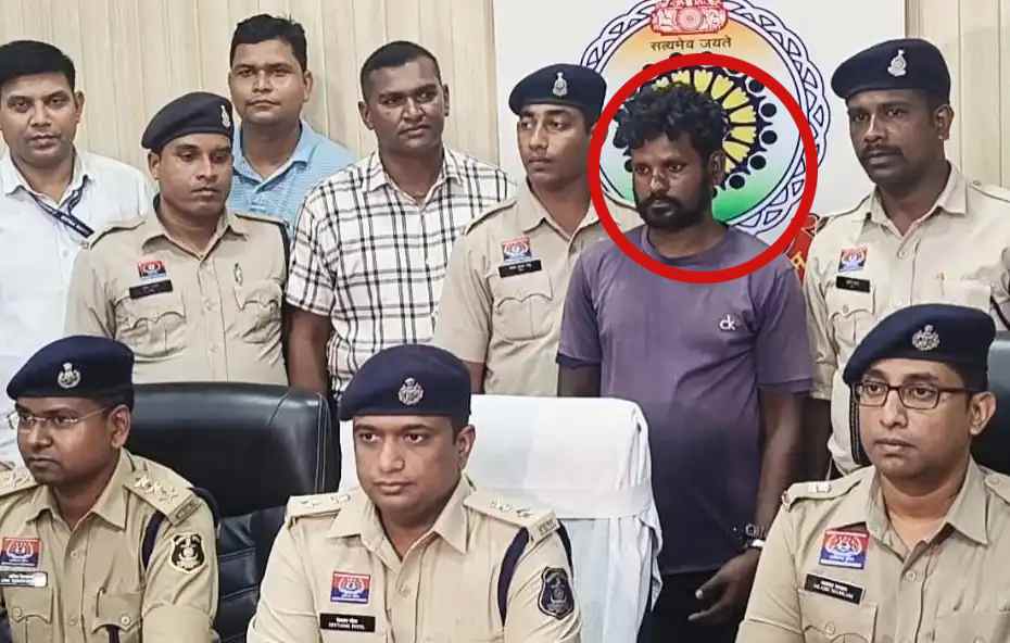 रायगढ़ हत्याकांड का खुलासा : पड़ोसी ने नाबालिग के साथ मिलकर आदिवासी परिवार को उतारा था मौत के घाट, घटना को अंजाम देने से पहले की थी घर की रेकी, वारदात की वजह जानकर रह जाएंगे हैरान…