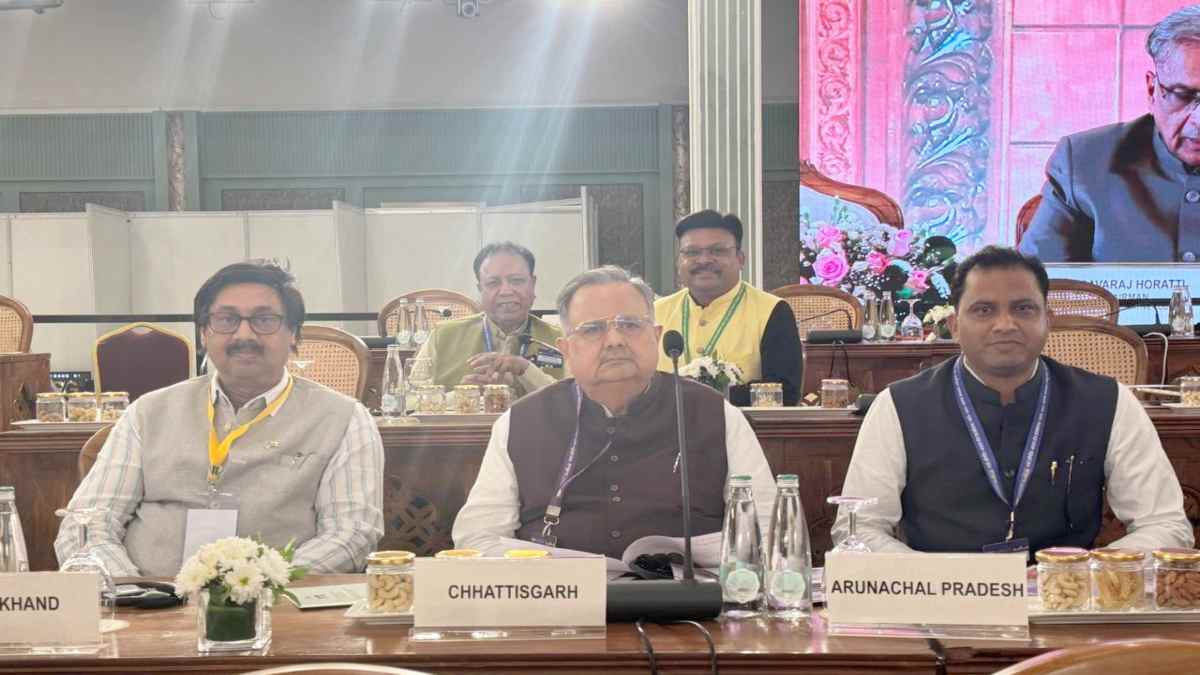 संसदीय सम्मेलन में शामिल हुए छत्तीसगढ़ विधानसभा अध्यक्ष : डॉ. रमन सिंह ने कहा – लोकतंत्र तभी फलता-फूलता है, जब विधायी संस्थाओं में खुले मन से हो संवाद और तर्कपूर्ण चर्चा
