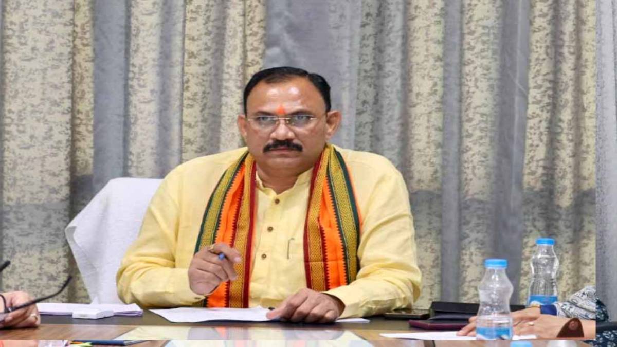 स्वास्थ्य मंत्री जायसवाल ने कहा – हड़ताल खत्म करने पर बनी सहमति, NHM कर्मचारी काम पर नहीं लौटे तो होगी नई भर्ती