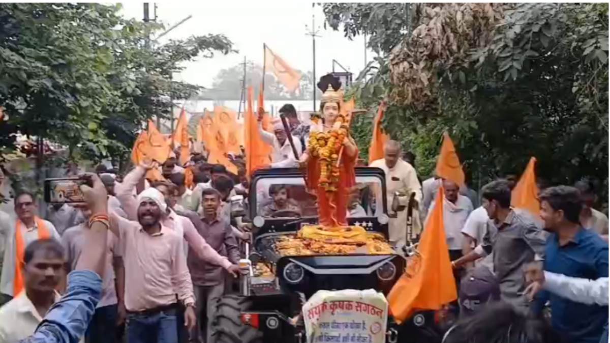 Khandwa News: फसल बर्बाद हुई तो सड़कों पर उतरे किसान, सेटेलाइट के बजाय जमीनी सर्वे की मांग, खाद की कालाबाजारी समेत इन मुद्दों को लेकर निकाली रैली