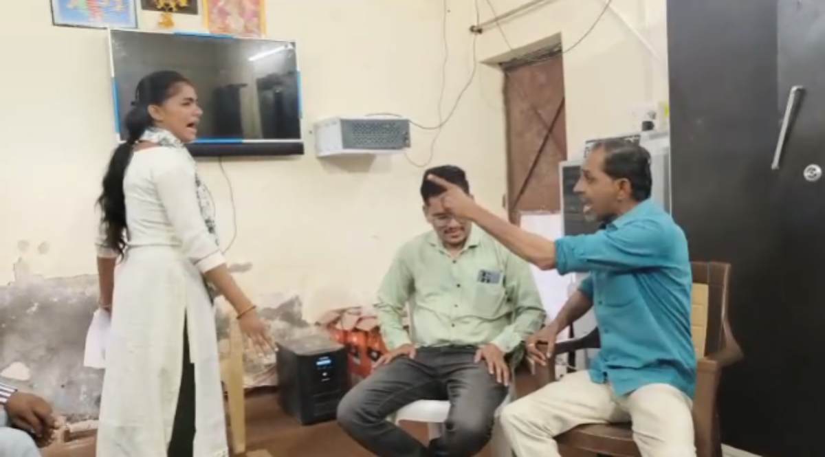 ‘तेरी औकात क्या है…’ पार्षद को चढ़ा पद का घमंड, महिला कर्मचारी से की अभद्रता, कहा- मेरे टुकड़ों पर पल रही, मुझे दादागिरी दिखाएगी