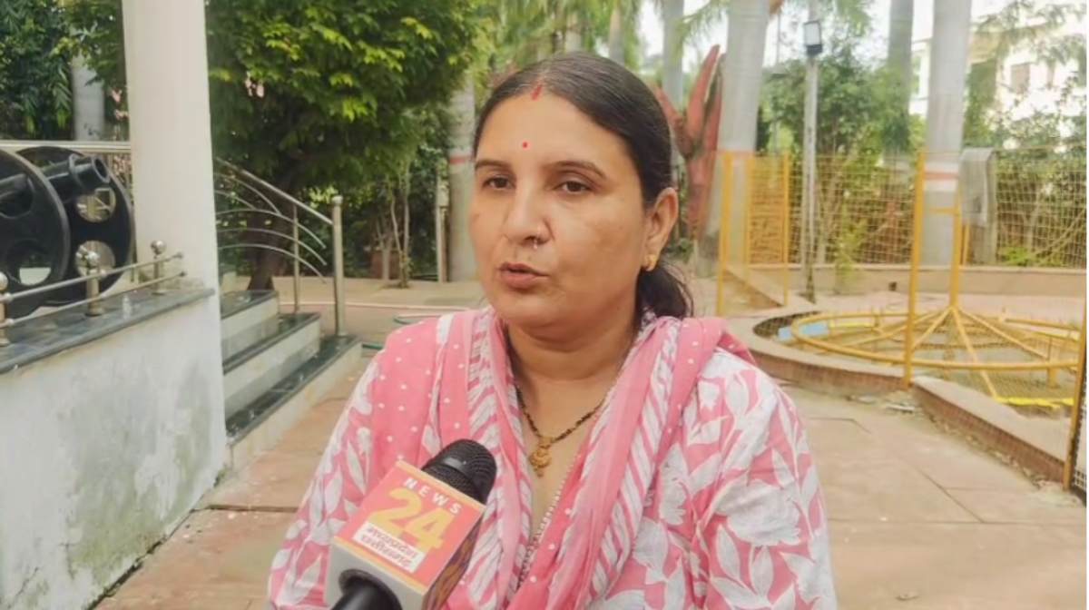 विवादों में खातेगांव महिला बाल विकास विभाग, निलंबित पर्यवेक्षक ने परियोजना अधिकारी पर लगाए गंभीर आरोप