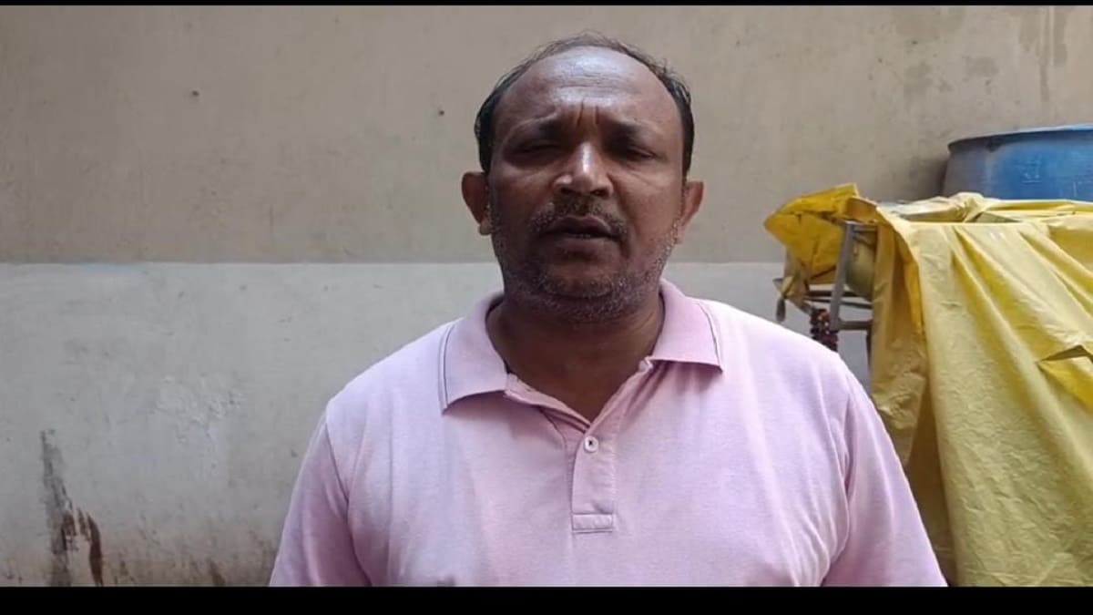 बिहार में लाल परी की तस्करी जारी, नालंदा में पंचायत भवन से 1364 लीटर बीयर जब्त, दो मुखिया समेत तीन गिरफ्तार