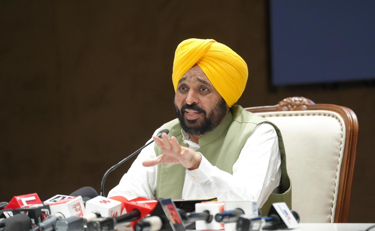 अगले महीने से पंजाब की हर महिला के खाते में 1000 रुपए!