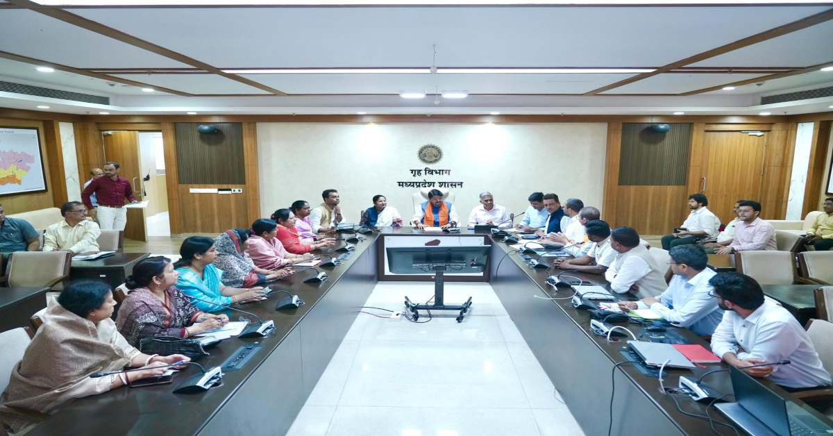 राजधानी में महापौरों की समीक्षा बैठक: नगरीय निकायों में पारदर्शिता-तकनीकी सुधार पर जोर, चुंगी आय, एनर्जी ऑडिट और खाली पदों पर नियुक्ति समेत लिए गए ये फैसले