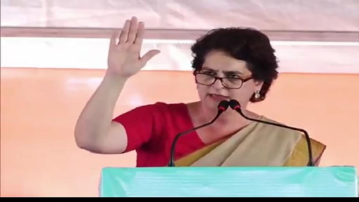 मोतिहारी रैली में गरजीं प्रियंका, कहा -कांग्रेस राज में बिहार से बनते थे अफसर, अब बन रहे मजदूरी