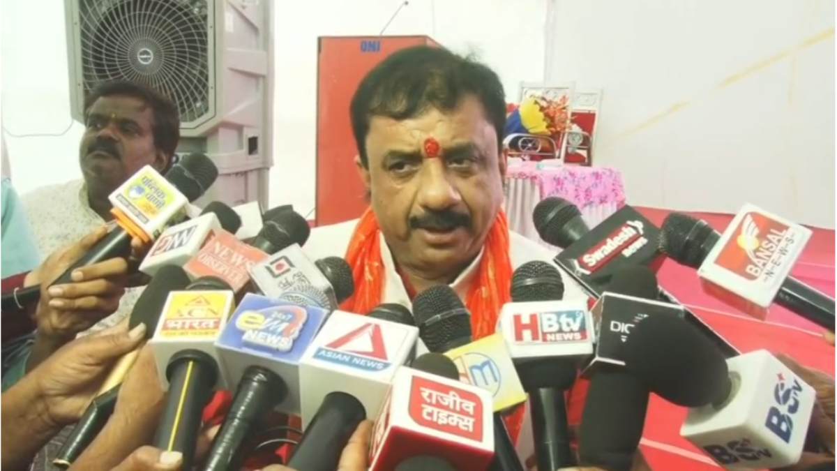 ‘मछली’ के साथ मगरमच्छ भी पकड़ेंगे… सांसद आलोक शर्मा ने शारिक के साथ जनप्रतिनिधियों की फोटो को बताया एडिटेड, कहा- छोड़ने वाला नहीं हूं, सभी को सेंट्रल जेल भेजूंगा