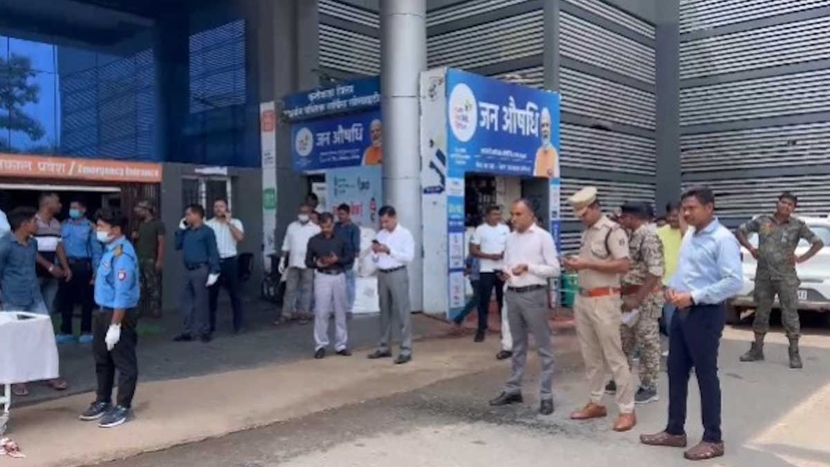 प्रेशर IED के चपेट में आने से दो जवान हुए घायल, एयरलिफ्ट कर लाया जाएगा रायपुर…