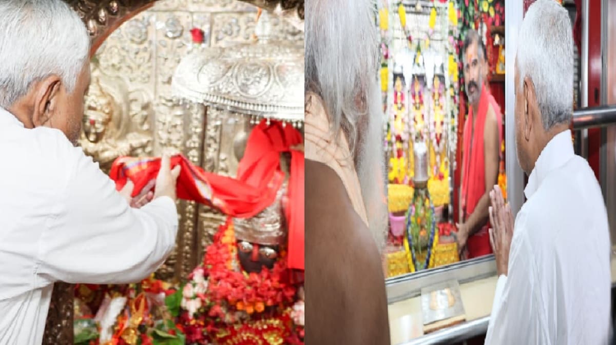अष्टमी पर मां दुर्गा की भक्ति में लीन हुए मुख्यमंत्री नीतीश कुमार, मंदिर में की पूजा-अर्चना