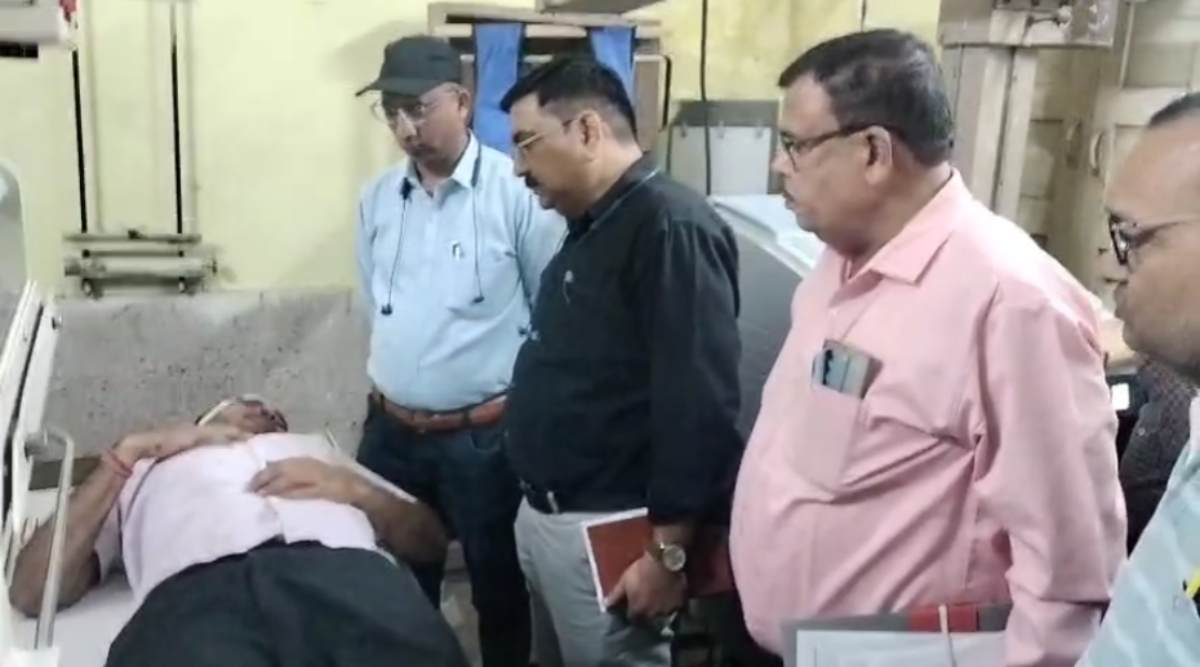 हॉस्पिटल में डेंटल डॉक्टर से मारपीट, चेंबर में घुसे 3 नकाबपोश बदमाशों ने दिया अंजाम, हाथ फ्रैक्चर