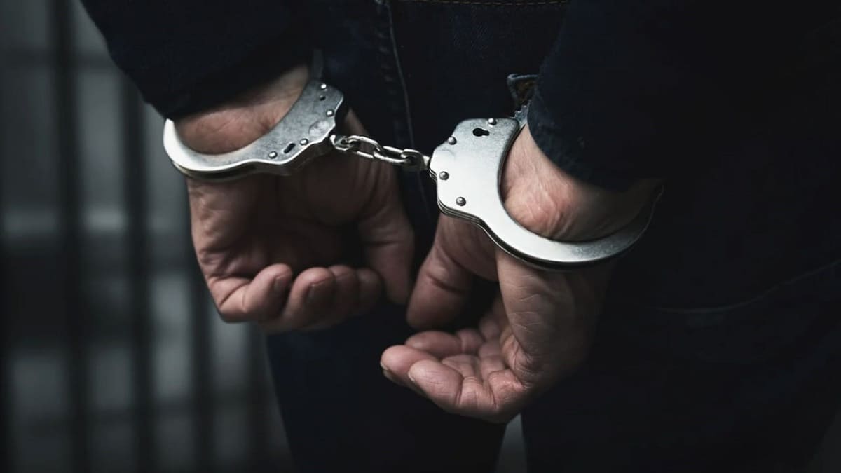 चुनाव से पहले पटना  पुलिस ने की बड़ी कार्रवाई, पांच करोड़ का गांजा जब्त, दो तस्कर हिरासत में, पूछताछ जारी