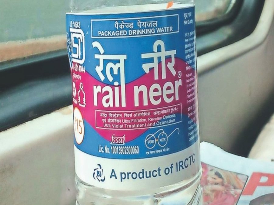 IRCTC की तरफ से रेल यात्रियों को बड़ा तोहफा : सस्ता हुआ ट्रेन में मिलने वाला पानी ‘रेल नीर’, 15 की जगह अब इतने देने होंगे रुपए