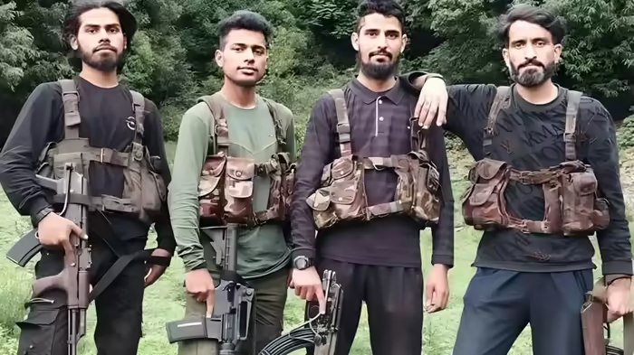 पहलगाम के आतंकियों ने ऑनलाइन खरीदे थे मोबाइल चार्जर, पुलिस खरीदने-बेचने वाले तक पहुंची
