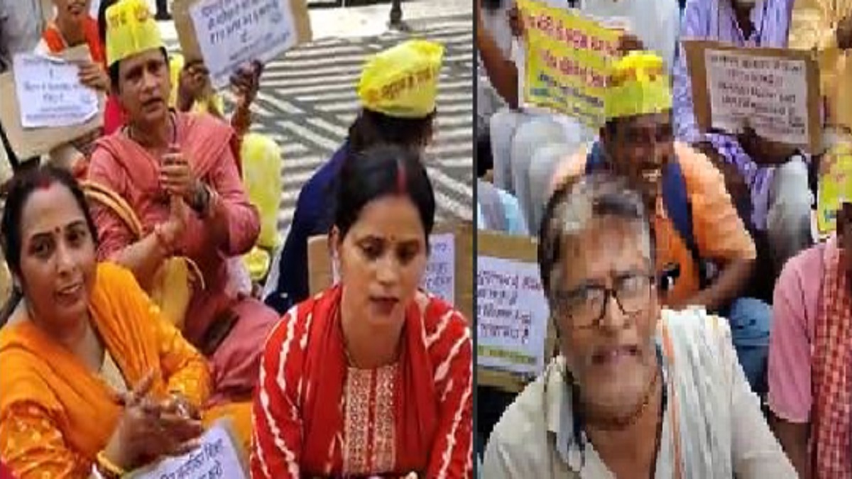 चुनावी साल में कर्मचारियों कर रहे ​हड़ताल, जेडीयू ऑफिस के बाहर शिक्षकों ने रखी अपनी मांग, आत्मदाह करने की दी चेतावनी