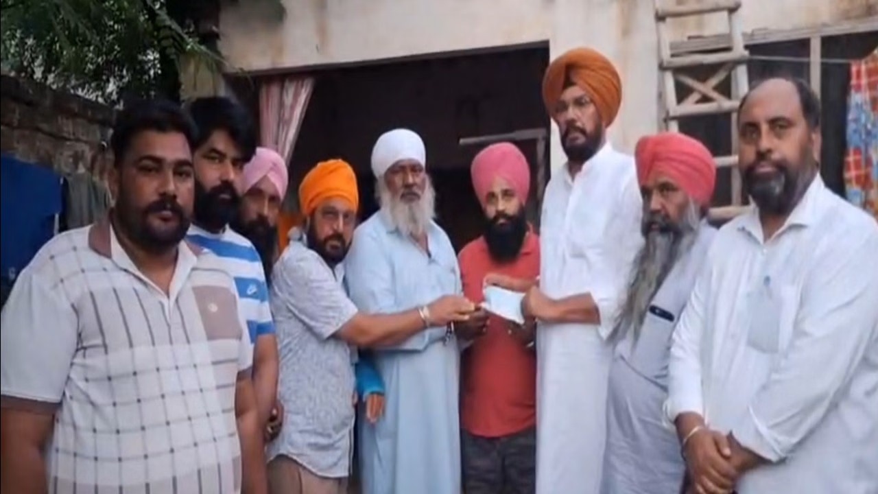 अजनाला में बाढ़ में लापता युवक की मिली लाश, पंजाब सरकार ने दी 4 लाख की आर्थिक मदद