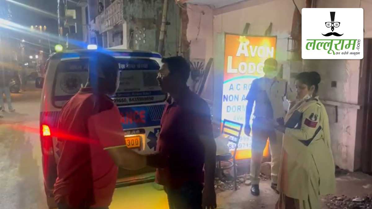 16 साल की प्रेमिका ने अपने प्रेमी का गला रेतकर की हत्या: वारदात को अंजाम देने के बाद लॉज के कमरे में लाश छोड़कर हुई फरार, फिर पुलिस के सामने किया सरेंडर