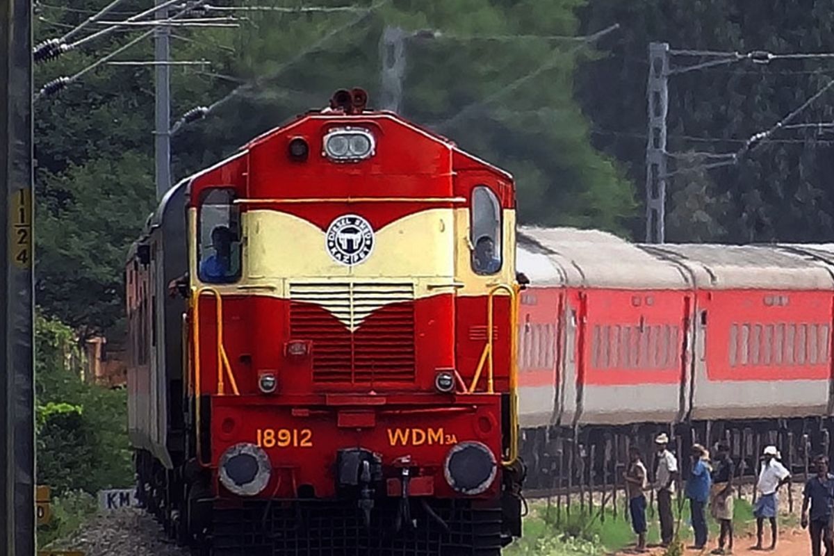 4 नौतनवा एक्सप्रेस रद्द… ये है तारीख