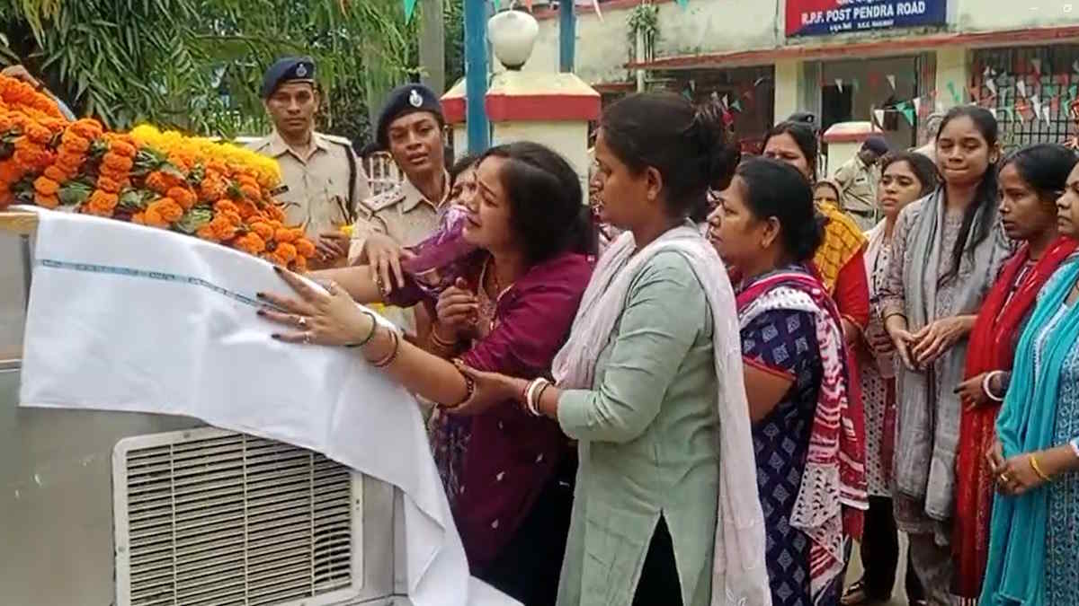 आरपीएफ जवान की सड़क दुर्घटना में मौत, गार्ड ऑफ ऑनर के बाद शव को गृह ग्राम किया रवाना…