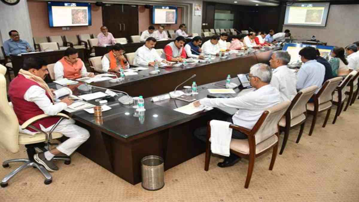 सिंहस्थ से जुड़े कामों की डेडलाइन तय: 2675 करोड़ के 33 कार्य को मिली स्वीकृति, CM डॉ. मोहन ने बैठक में दिए ये निर्देश