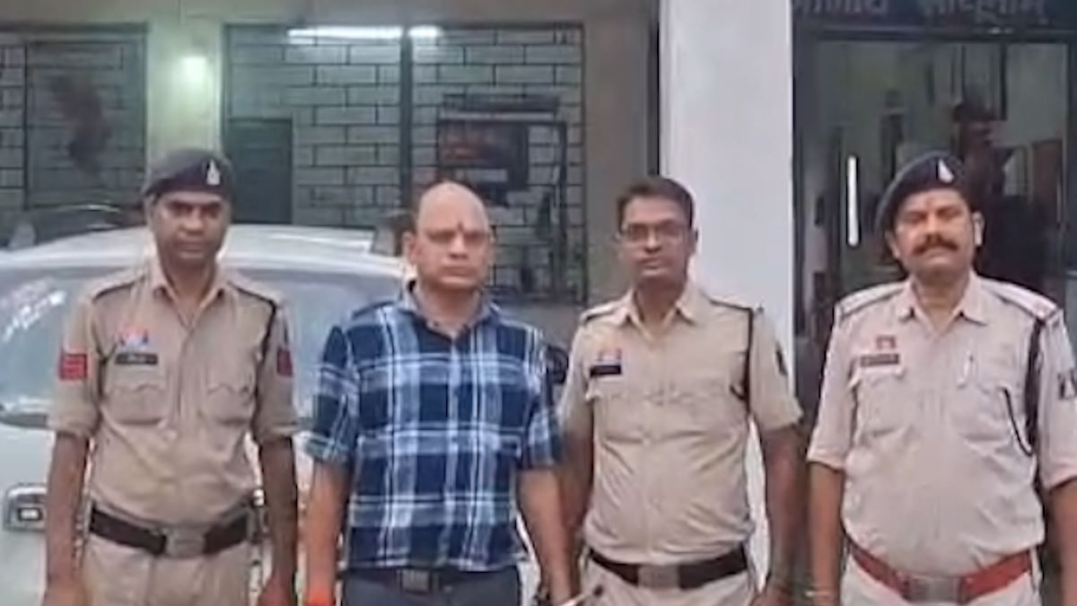 पेशे को किया कलंकित, नाबालिग छात्रा से छेड़छाड़ करने वाला आरोपी शिक्षक निलंबित…