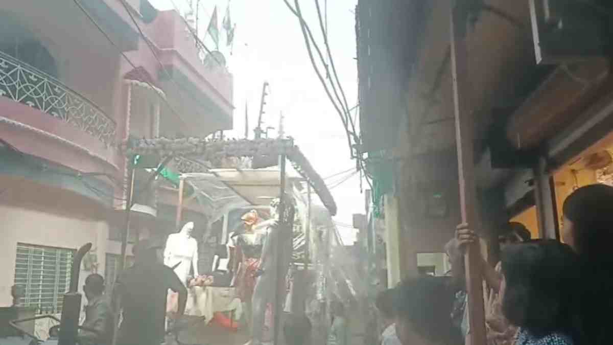 गणेश प्रतिमा पर पथराव, लव जिहाद पर बनी झांकी निकालने के दौरान हुआ विवाद, भारी पुलिस बल तैनात