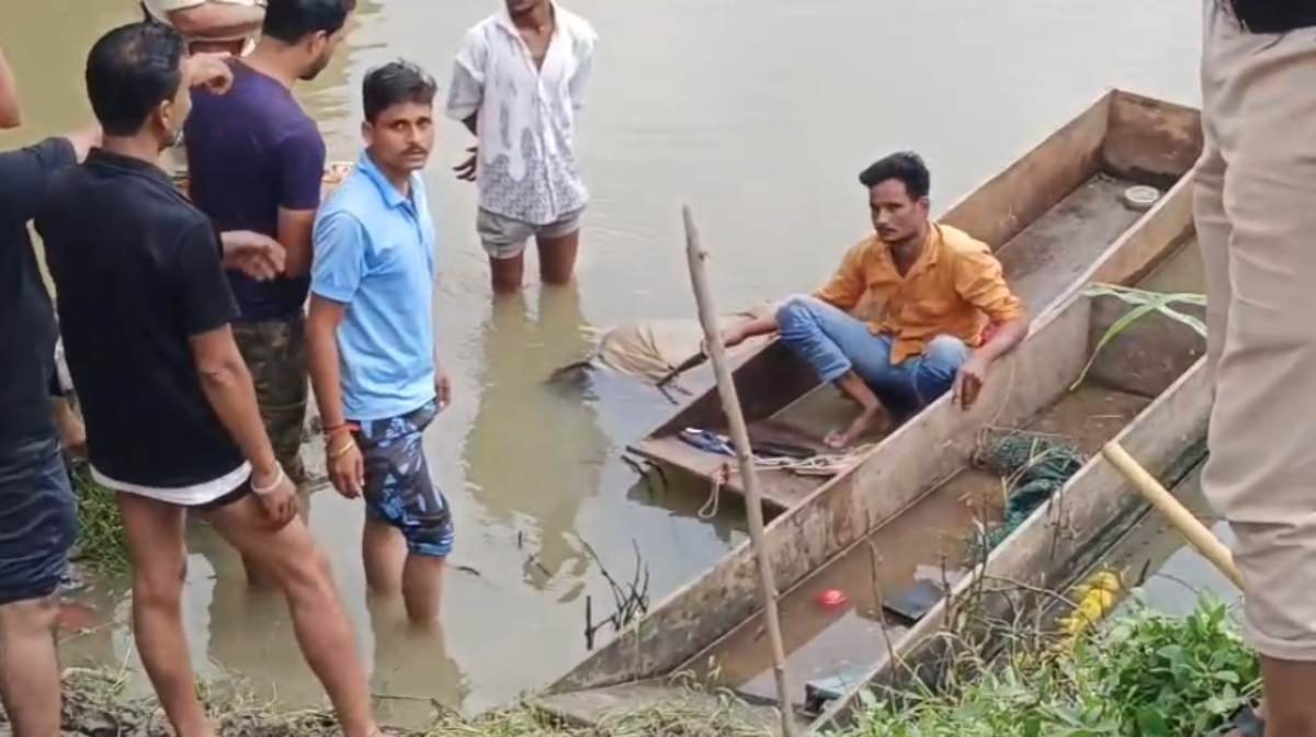 शिप्रा नदी में कार गिरने का मामला: TI के बाद SI मदनलाल का भी मिला शव, कॉन्स्टेबल आरती पाल की तलाश जारी