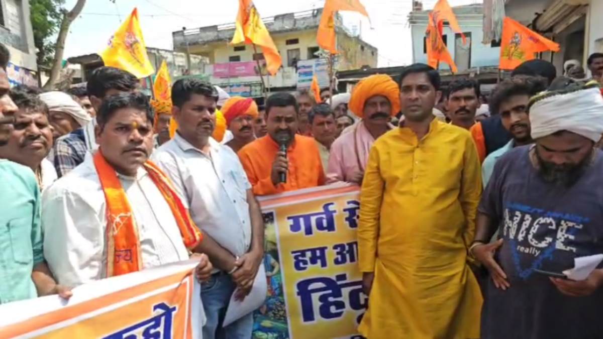‘आदिवासी हिंदू नहीं है’ बयान पर घिरे उमंग सिंघार, आदिवासी नेता ने कहा कलयुगी राक्षस, समाज को तोड़ने का लगाया आरोप