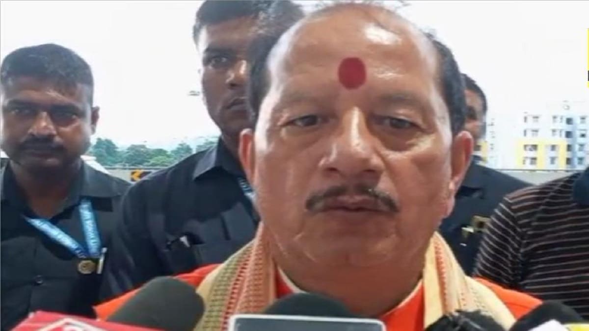 बिहार की राजनीति में DNA की एंट्री, उपमुख्यमंत्री ने राहुल को बताया जोकर और जंगली जानवर, कहा ऐसे लोगों को खुला छोड़ना ठीक नहीं