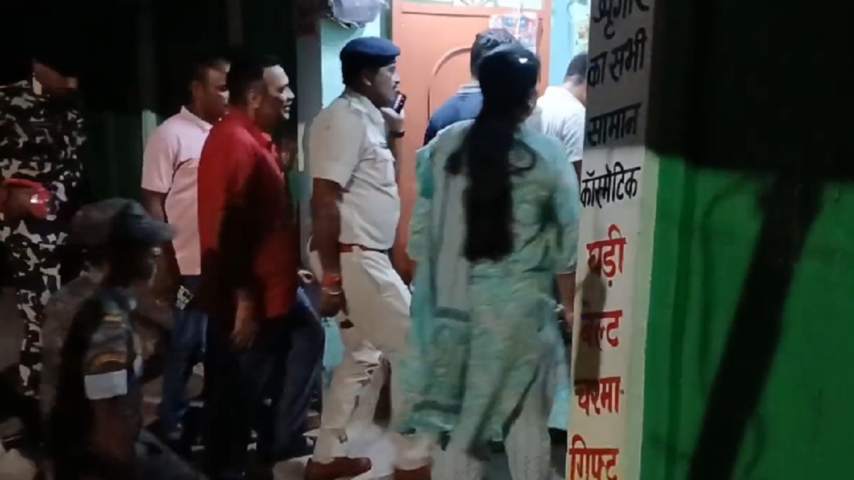 जमुई: गांजा तस्करी के खिलाफ बड़ी कार्रवाई, 6 किलो गांजा के साथ तस्कर गिरफ्तार, 64 हजार 990 रुपये नकद बरामद