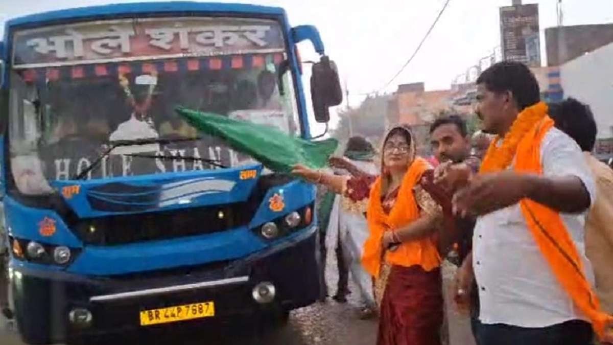 सासाराम: समाजसेवी मुन्ना चंद्रवंशी ने पेश की भाईचारे की मिसाल, गौसपुर उर्स मेले के लिए की निःशुल्क बसों की व्यवस्था, रवाना हुए 600 मुस्लिम अनुयायी