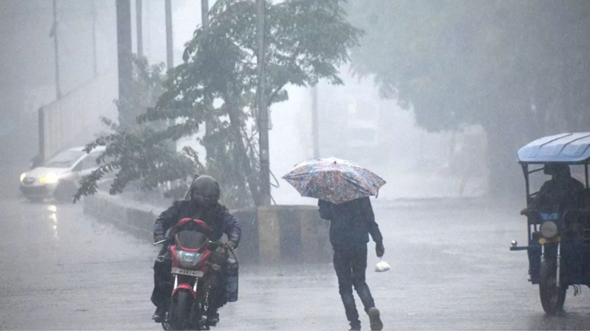 Bihar Weather Report: बिहार में अगले 48 घंटे तक कहर मचाएगा ‘मोंथा’, भारी बारिश का अलर्ट जारी, 50KM की रफ्तार से चलेंगी हवाएं