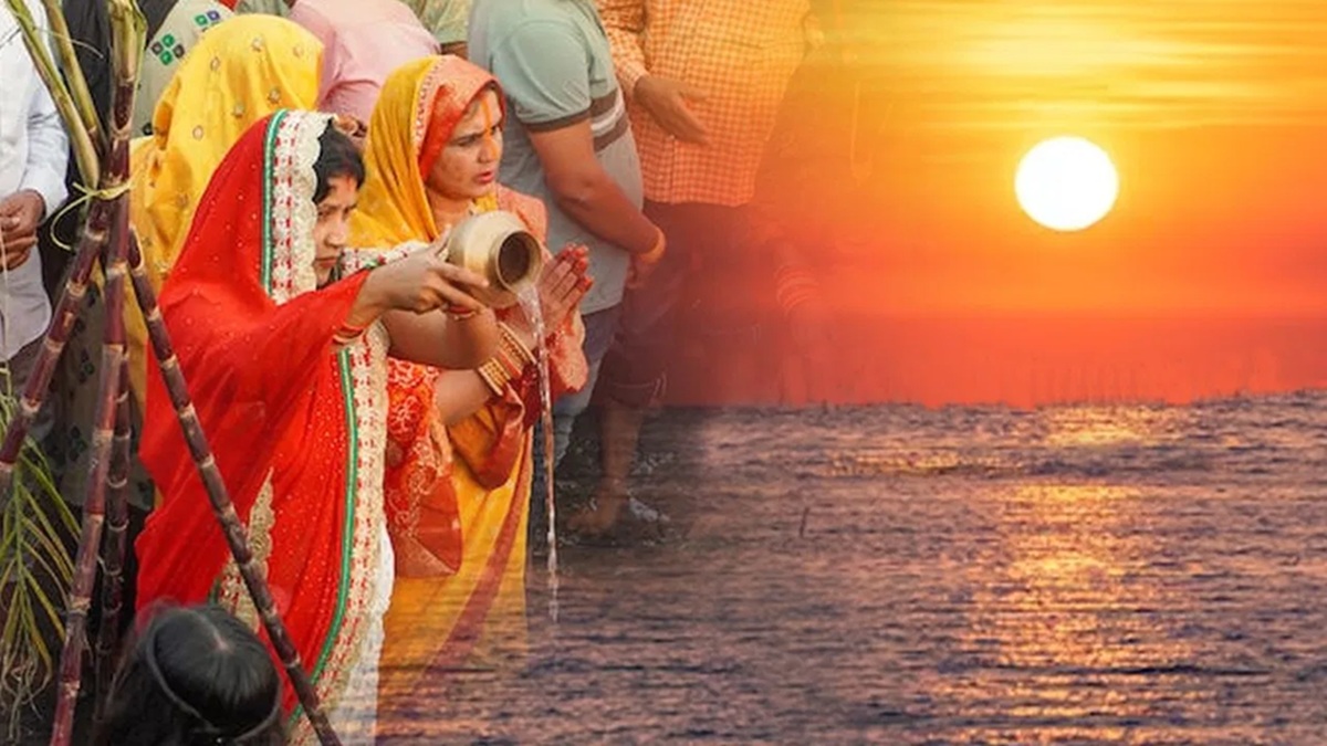 Chhath Puja 2025: उदयमान सूर्य को अर्घ्य देने के साथ छठ महापर्व का हुआ समापन, व्रतियों ने मांगी सुख-समृद्धि की कामना