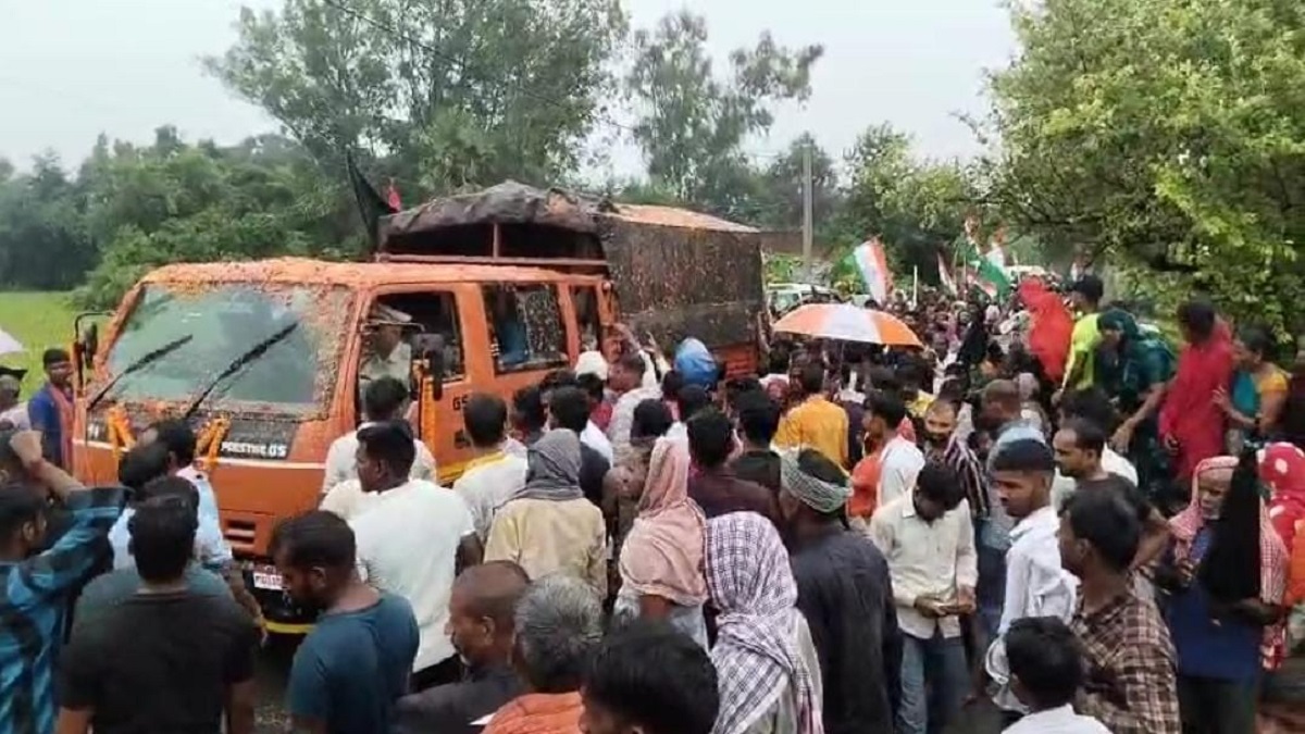 जम्मू में तैनात बिहार के CRPF जवान की संदिग्ध परिस्थितियों में मौत, अंतिम विदाई देने उमड़ा जन सैलाब, परिवार ने लगाया ये गंभीर आरोप