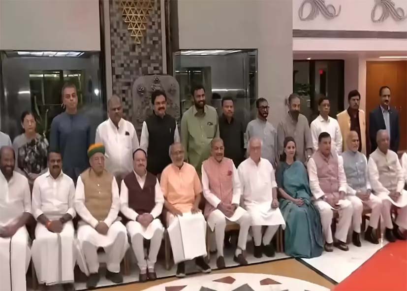 उपराष्ट्रपति सीपी राधाकृष्णन ने संभाली कमान, सांसदों से सहयोग की अपील, कहा- ‘लक्ष्मण रेखा’ पार नहीं होनी चाहिए