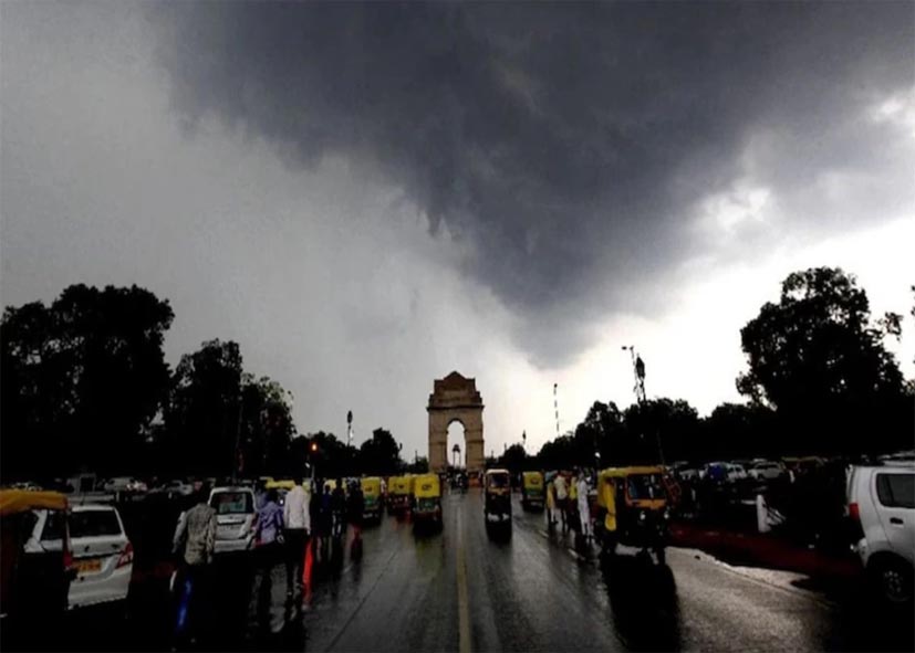 दिल्ली-NCR में मौसम ने ली करवट, आंधी-बिजली और बारिश का ट्रिपल अटैक, जारी हुआ अलर्ट
