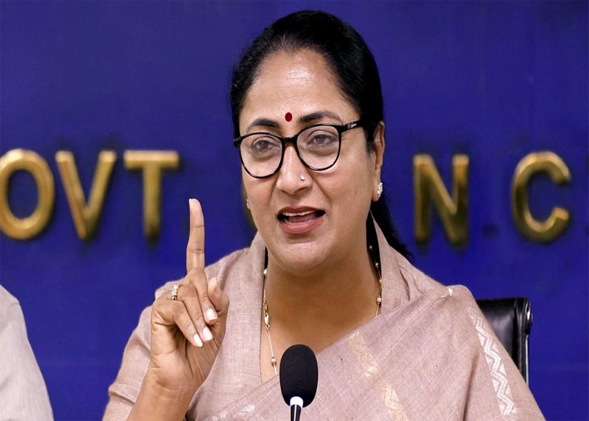 ग्रीन पटाखों को सुप्रीम कोर्ट की अनुमति पर CM रेखा गुप्ता ने दिल्लीवासियों से की अपील, कहा- पटाखे फोड़ें लेकिन पर्यावरण का ध्यान रखें