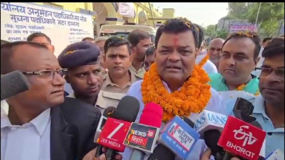 राजद प्रत्याशी ने नामांकन भरने के बाद की भविष्यवाणी, बोले – इस बार बनेगी तेजस्वी की सरकार, जनता चाहती है बदलाव
