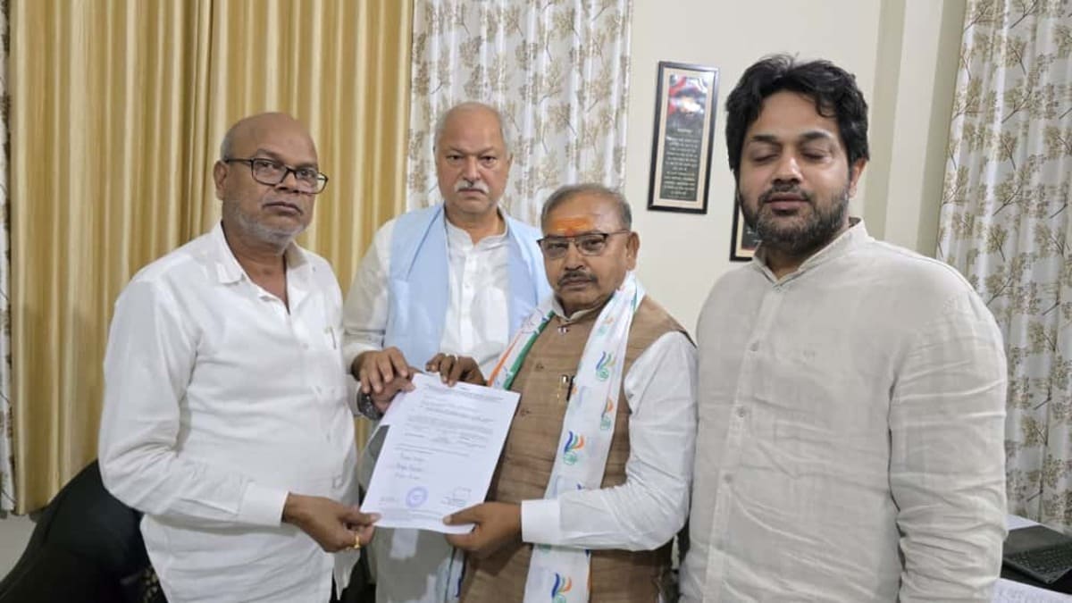 लालू का बड़ा सियासी दांव, तेजप्रताप की साली करिश्मा को दिया टिकट, मोकामा में अनंत सिंह और सूरजभान की पत्नी में कांटे की टक्कर, कांग्रेस ने बाटे सिंबल